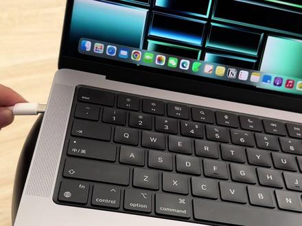 注意看,P60的充电线无法给苹果Mac充电