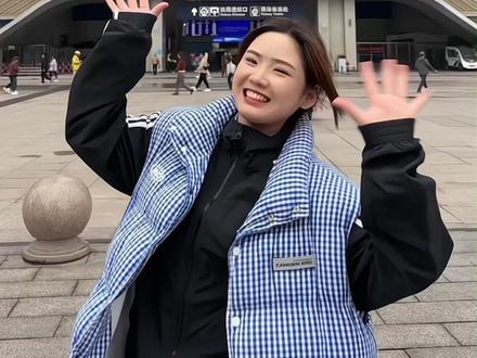 温馨提示:出门乘车请预留充足的时间哟(陈瑶玲)