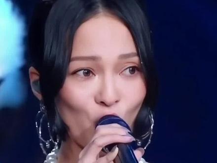 张韶涵新旧发型师差距引热议,换团队堪比"颜值过山车"#名人故事娱乐圈 #明星那些事