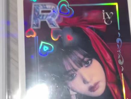 K-POP 人真的是全方位领先 同样是追星,
有人已经开始凑收藏了。
韩国音游公司 superstar 把收藏卡放进了排行榜。
只有最顶级的玩家,
才有资格拿到。
不说了,打游戏去了。
#球星卡 #收藏 #kpop #张元英 #追星