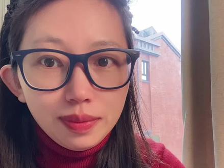 细扒剪映的音乐素材:
1.不开通会员,则所有商用音乐都不能使用,非商用音乐用于商用,则侵权;
2.商用音乐下方有标明是否仅用于剪映抖音平台,大家一定看清楚了。
本条视频也是短带商用,商品是行川的广角镜,大家有需要可以选购,现在还送79元的补光灯。所以本条视频的所有剪映素材都打开了商用开关,从字体到贴纸、音乐等等。大家一定学起来~#剪映#侵权#音乐#剪影素材#剪映素材使用许可协议