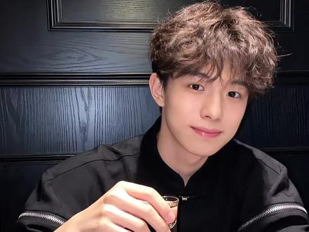 “你是对的人 不得不承认”#氛围感照片 #帅哥 #豆包ai #豆包p图已经nextlevel了 #豆包p图指令