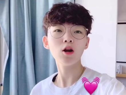 公开表白@小霸王 @花生哥哥💖 @张欣尧 看完你就知道是谁了~#vlog日常