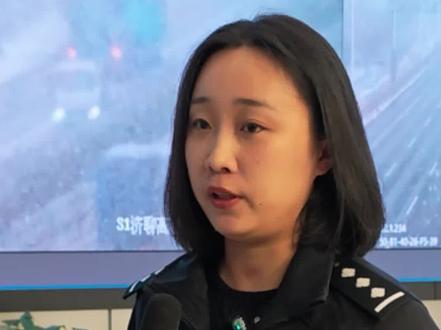 直击2025年山东冬天第一场雪,济南德州聊城周边高速公路限行