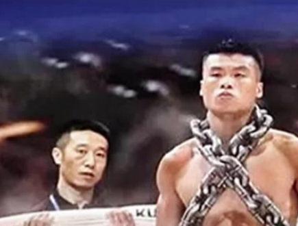 中国小将跨级别挑战泰拳王播求。结果擂台上被打的站不起来为止#搏击 #职业拳击 #拳击比赛 #散打王 #泰拳搏击 #踢拳