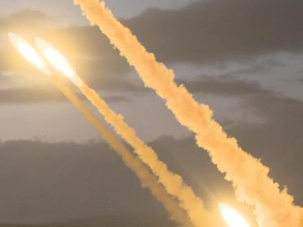 威武霸气!远程火箭炮多弹齐射,对“敌”目标实施集火分火精确打击。#厉害了我的国