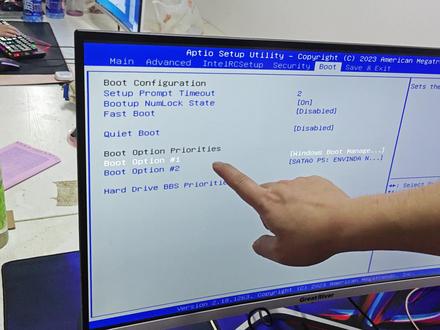 启动项调UEFI引导模式教程