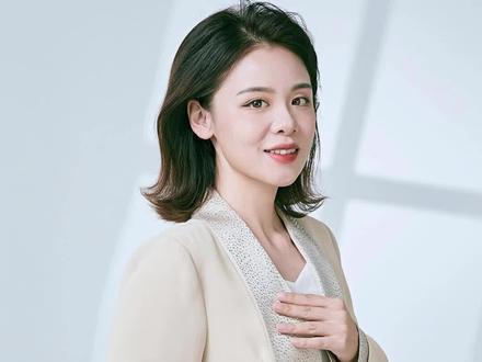 河南开封:老太在军事禁区拍照两小时,遭村民质疑 #间谍 #军事禁区严禁拍照 #开封 @DOU+小助手