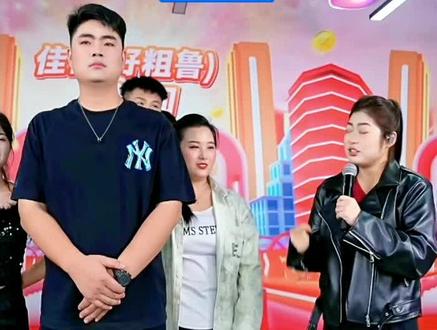 #上热门 胖妹碰瓷现场,佳佳小徒弟玖儿情商也好高哦!#佳佳好粗鲁 #胖妞欢乐多 #玩笑嘻剧 #逗比多多