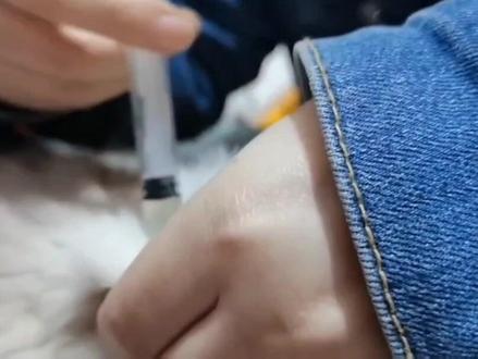 猫咪鼻塞感冒支气管炎怎么办?打针雾化不要少 在兽医站自己给自己的猫治疗嘿嘿 很快就好起来了啦#记录猫咪日常 #萌宠 #铲屎官的乐趣 #猫咪 #宠物治疗