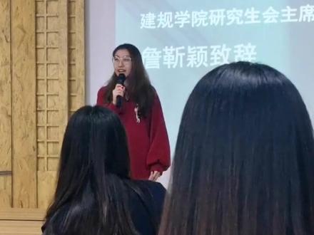 如果你真的来到华中科技大学,就会发现这里的男女比例绝对没有网传说中那样夸张。一流大学美女极多!欢迎报考华中大