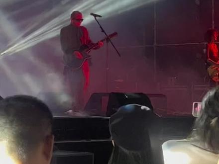 #辽宁中医药大学杏林学院#二手玫瑰
@允的 @在去m当劳的路上