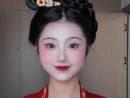 震撼首发!最平静疯感的汉服模特自荐 我想去国丝汉服节走秀🙏🙏汉服商家老师们看看孩子吧,求带走。我服从安排听指挥有责任心,请大家多看看我考虑考虑我。我平时没有这么抽象,这个视频真的是希望大家能够多注意一下我。#汉服 #汉服模特 #国丝汉服节 #自我介绍 #汉服走秀