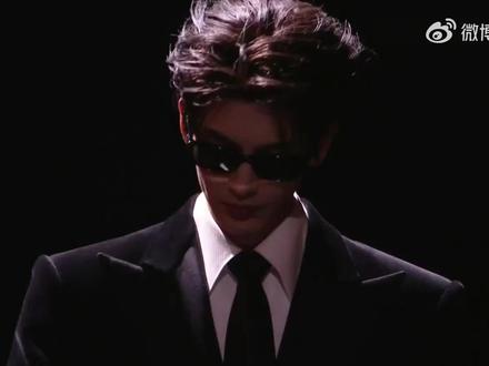 #张凌赫#湖南卫视跨年晚会 救命我爱死了