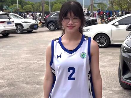 嗯撞撞 小鹿乱撞~#小鹿乱撞 #小鹿乱撞手势舞