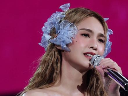 “爱不是展览 何必给谁看 随别人说长道短”
#杨丞琳 #不被祝福的幸福 #杨丞琳演唱会 #李荣浩杨丞琳