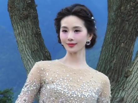 vogue九寨沟红毯明星状态!#赵露思 #刘诗诗 #赵今麦 #李兰迪 #张康乐 许凯 等