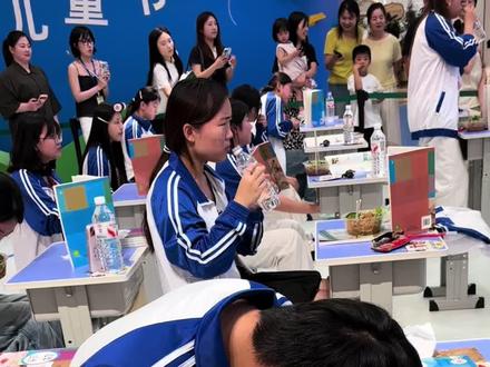 阜阳首届格拉条偷吃大赛~格拉条有点糊嘴#偷吃大赛#抽象
