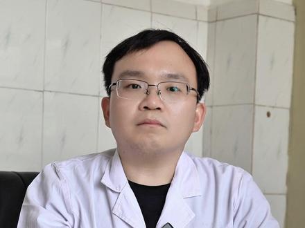 脾肾两虚又心肝火旺湿热,典型的虚不受补,一定要先清肝火