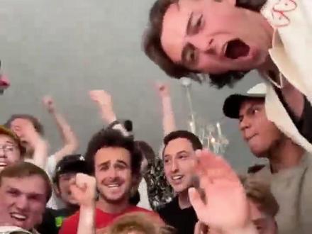 沾水的肥皂握不住,换个方式轻松解决 #肥皂 #户外生存 #技巧 #妙招 #内容启发搜索