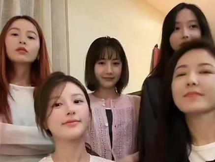 可露丽们专属跨年晚会嘻嘻
#跨年倒计时 #赵露思 #赵露思小红书直播 #2026 #新年快乐