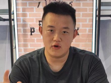 维金斯二代即将在维金斯中国行曝光,我们也是带着试穿鞋走遍了贵州村ba,昆明的野球场进行众测,期待发售吗?#维金斯 #维金斯中国行 #匹克 #匹克篮球鞋 #匹克