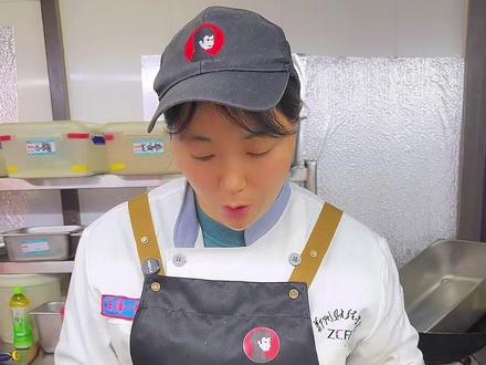 烤冷面,金针菇,玉米粒的做法,这条视频分享给你