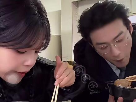 过年不一起 我觉得挺好 我家一年去一边 因为是外地#于龙怕热 #杨咩咩 #于龙怕热杨咩咩 #于龙杨咩咩