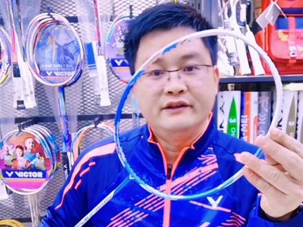 TK15、TK15L和极速12TD景泰蓝的区别和选择!#胜利极速12TD #胜利TK15球拍 #胜利TK15L球拍 #羽毛球装备