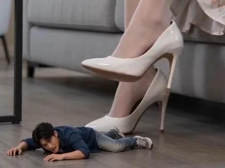 小人系列之调教老公(第1集) 小人 女巨人 缩小 变小 小人系列之调教老公(第1集) 小人 女巨人 缩小 变小 丝袜 高跟 gts giantess 动画 国漫 搞笑 恶搞 短片 短剧 奇幻 科幻 电影 电视剧 特效 ai #小人 #女巨人 #搞笑 #恶搞 #gts