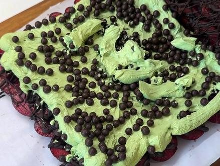 车厘子巧克力脆珠开心果冷萃酸奶砖!!treetree的~ #爱你老己明天见 #青年创作者成长计划 #美食教程 #低卡甜品 #车厘子奶砖