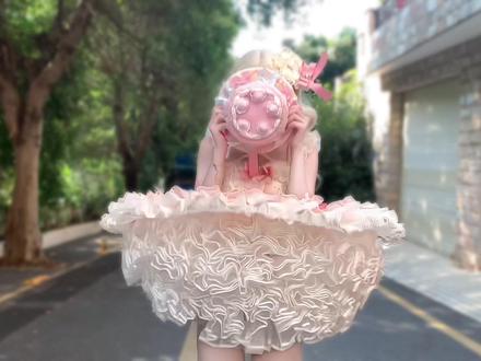 裙撑不是越蓬越好吗#lolita #花绮梦