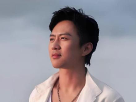 邓超春晚首秀:一扭成名打破收视纪录 #娱乐八卦娱乐圈