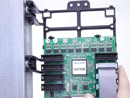 控制卡磁吸式卡托应用演示#LED显示组件 #LED屏安装 #LED显示组件厂家