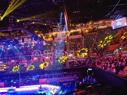 莎莎楚钦香港总决赛首秀前的现场~安静观赛中 #王楚钦 #孙颖莎#香港总决赛