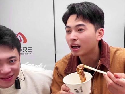面子哥那幼小的心灵受到了伤害……#周琦峰 #三只羊法务李律 #欢乐时刻 #节目效果 #三只羊网络
