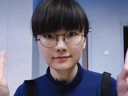 队友:李哥这么出装自有他的道理#LOL#电竞#莎赫儿#Faker
