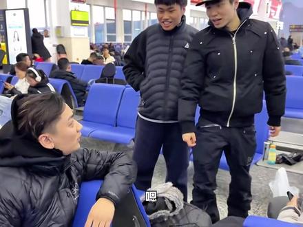 崔晋出现的这一刻太帅了#崔晋 #阿哲和倩怡 #阿哲5100