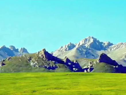 被《生命树》种草的青海天峻石林,草原与雪山同框太治愈了!🌿✨ #旅行种草 #青海秘境#天峻石林 #大美青海 #西北大环线 #生命树