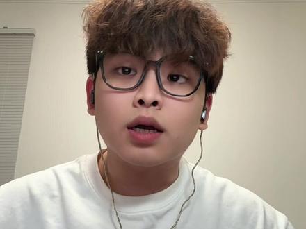 当我问朋友入不入26VCT篆刀时... #无畏契约 #瓦也有自己的春节档 #无畏契约VCT26限定套装