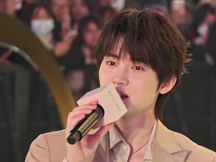 周翊然真诚送祝福㊗️2026年我们好运连连 天天开心 万事顺意
#周翊然 #向全世界安利 #宝格丽香氛亚太区品牌大使周翊然 #重庆