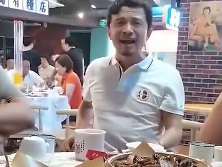8月18日,前国脚谢晖惹祸停职,酒后失言爆料某俱乐部夺冠花120亿