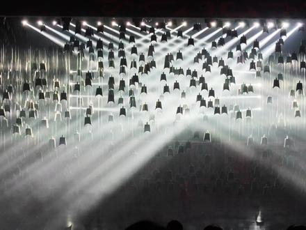 这才是荆州方特正确的打开方式:入夜,炸场✨
编钟撞上打铁花,这一夜,比蹦迪还上头💫
#武汉周边游 #视觉震撼 #荆州方特东方神画
#中华文化 #我的新年第一站