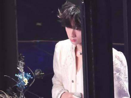 2.1 荣耀之战 澳门站
王橹杰《why why why》舞台侧面直拍
#橹穆 #王橹杰 #橹橹春韵穆穆良朝