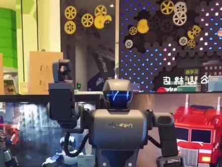 #机器人#机器人编程 "你好,我是星际侦察兵k1",咱就说一整个儿帅住了有木有!