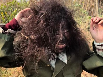 哪吒挑战要饭扣大席,要饭挑战心里素质#精彩表 #搞笑 #不可思议 #原创视频 #我的乡村生活 #@顺@子(哪吒场控)