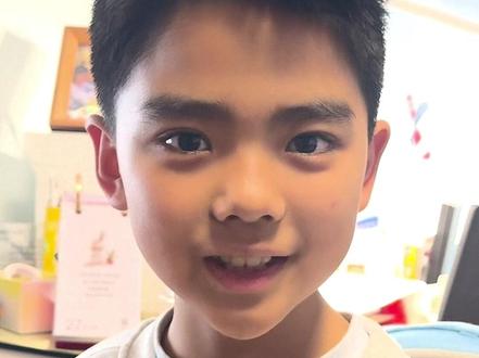 #10岁小孩哥挑战用AI软件3分钟做完PPT 网友:看似挑战,实则教学,我先收藏。@张然子御同学