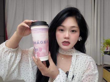 霸霸王茶姬春季新品大测评!新出周边成为我的时尚单品!!#霸王茶姬安徽 #霸王茶姬周边 #霸王茶姬晚系列 #霸王茶姬新品 #春日穿搭