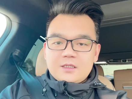 智界R7应该会在中下旬升级4.1,有可能车外语音,脚踢后备箱一起推送#智界R7#鸿蒙智行