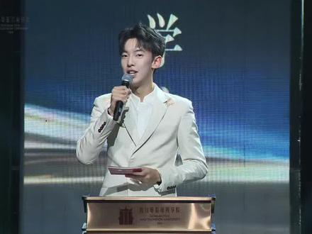 哈哈紧张刺激#月评川影